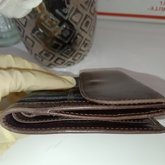 Authentic Fendi Wallet and keycase - Picture 8 of 17